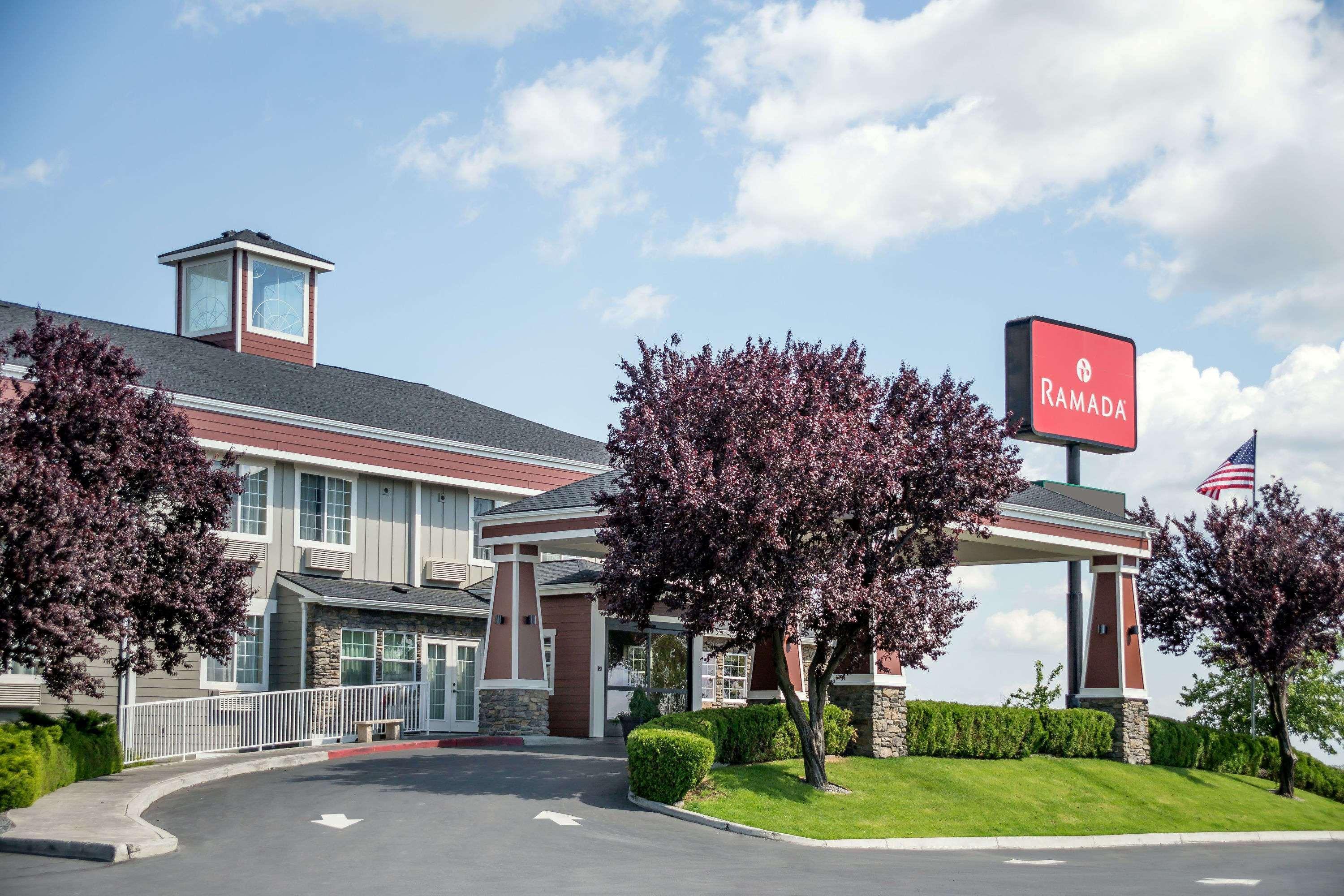 Ramada By Wyndham Moses Lake Ngoại thất bức ảnh