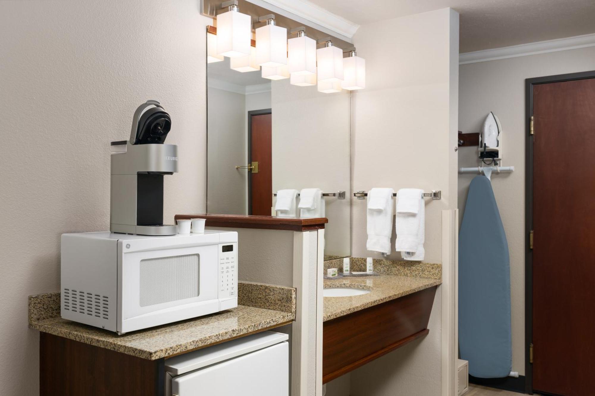 Ramada By Wyndham Moses Lake Ngoại thất bức ảnh