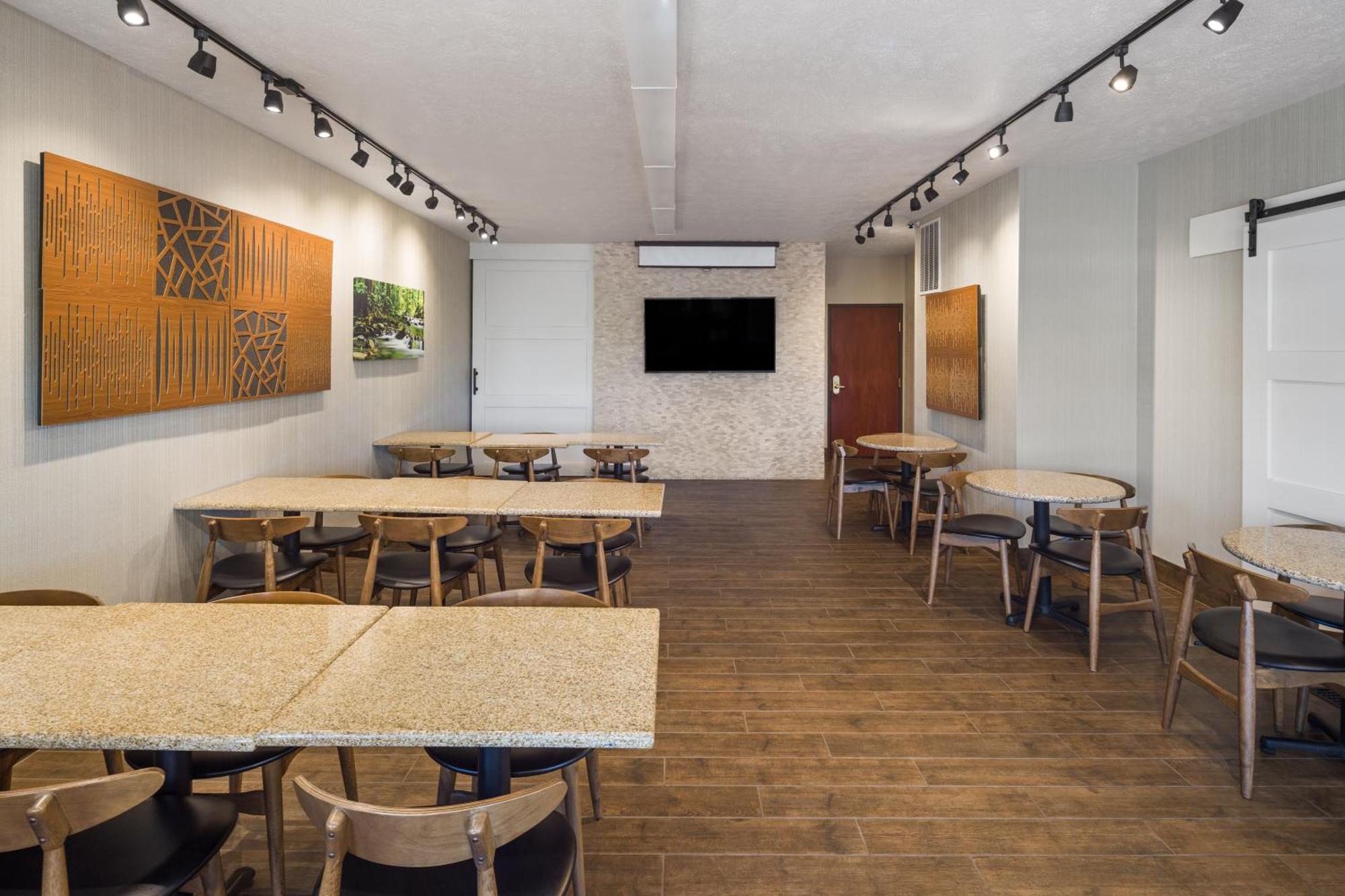 Ramada By Wyndham Moses Lake Ngoại thất bức ảnh