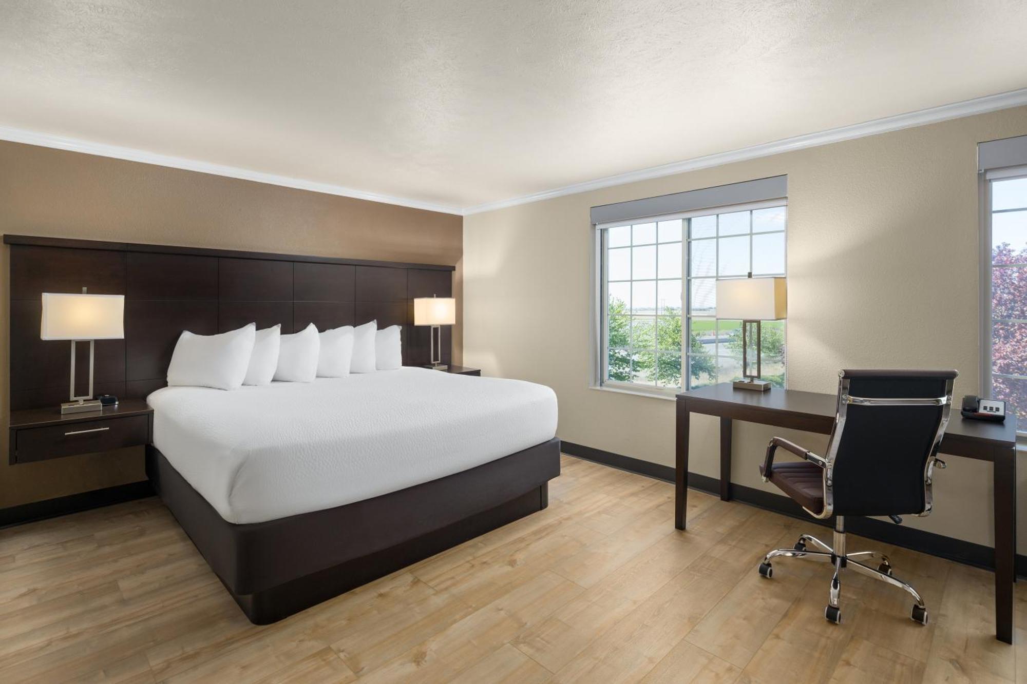 Ramada By Wyndham Moses Lake Ngoại thất bức ảnh