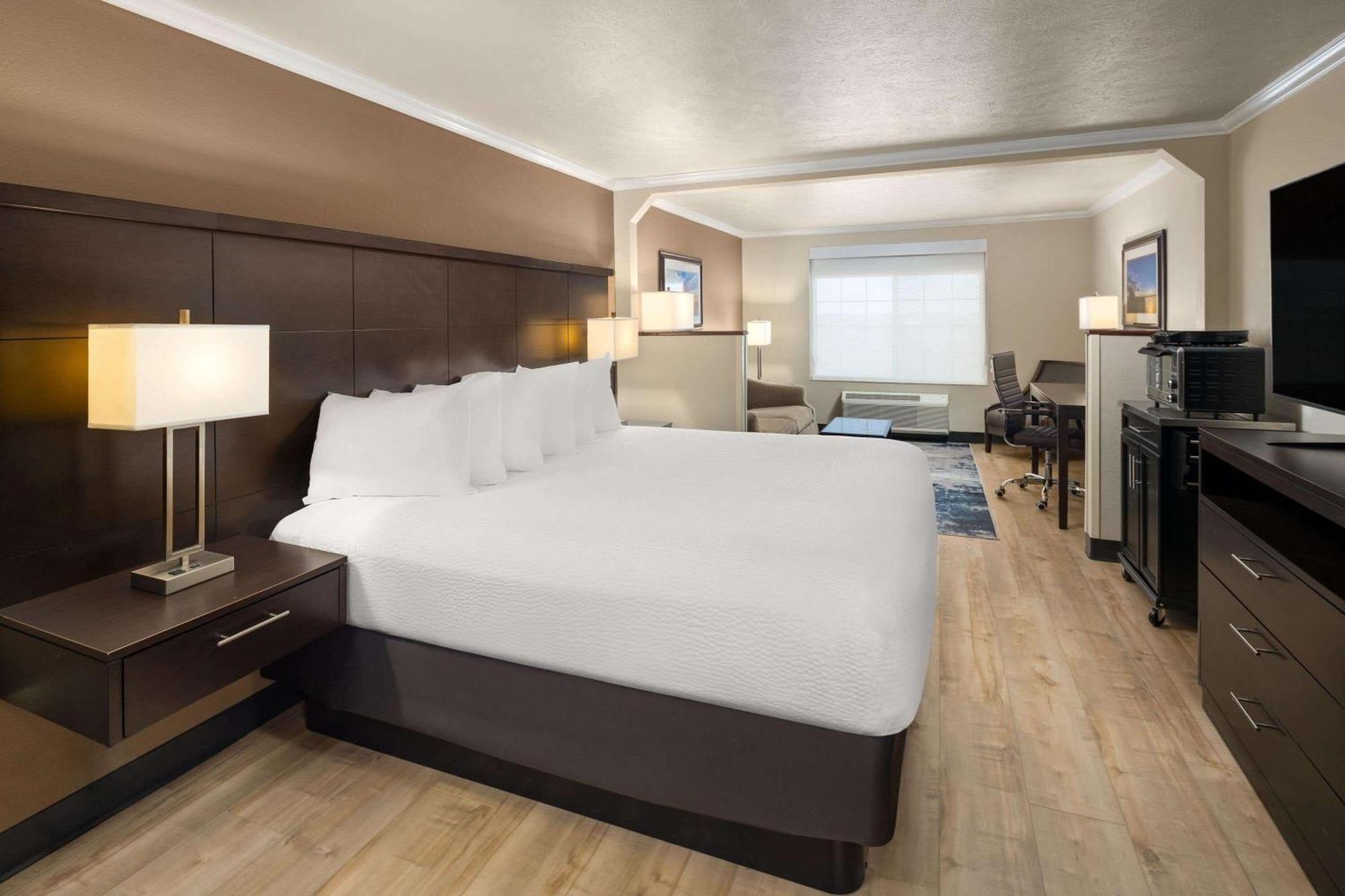 Ramada By Wyndham Moses Lake Ngoại thất bức ảnh