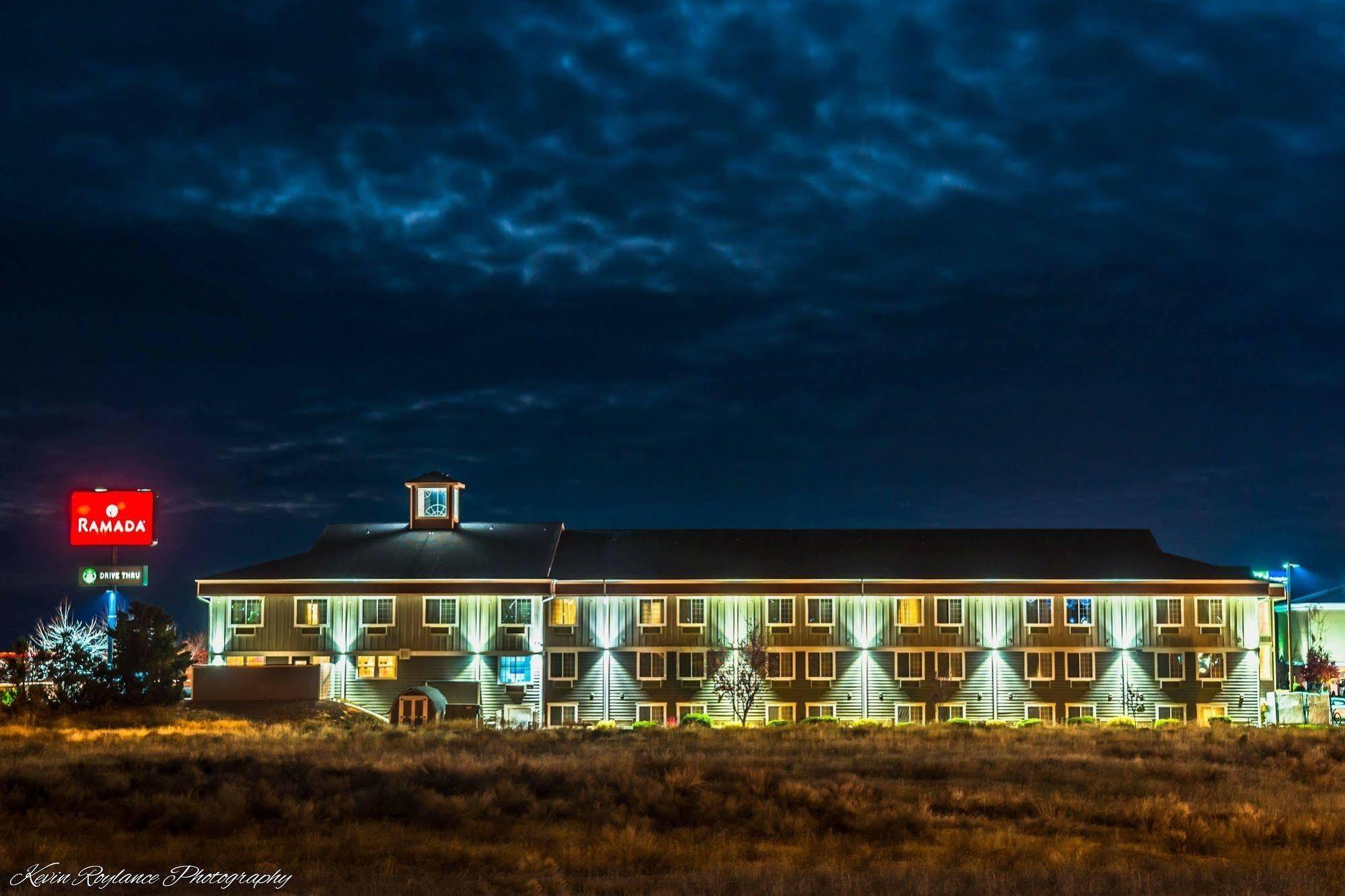 Ramada By Wyndham Moses Lake Ngoại thất bức ảnh